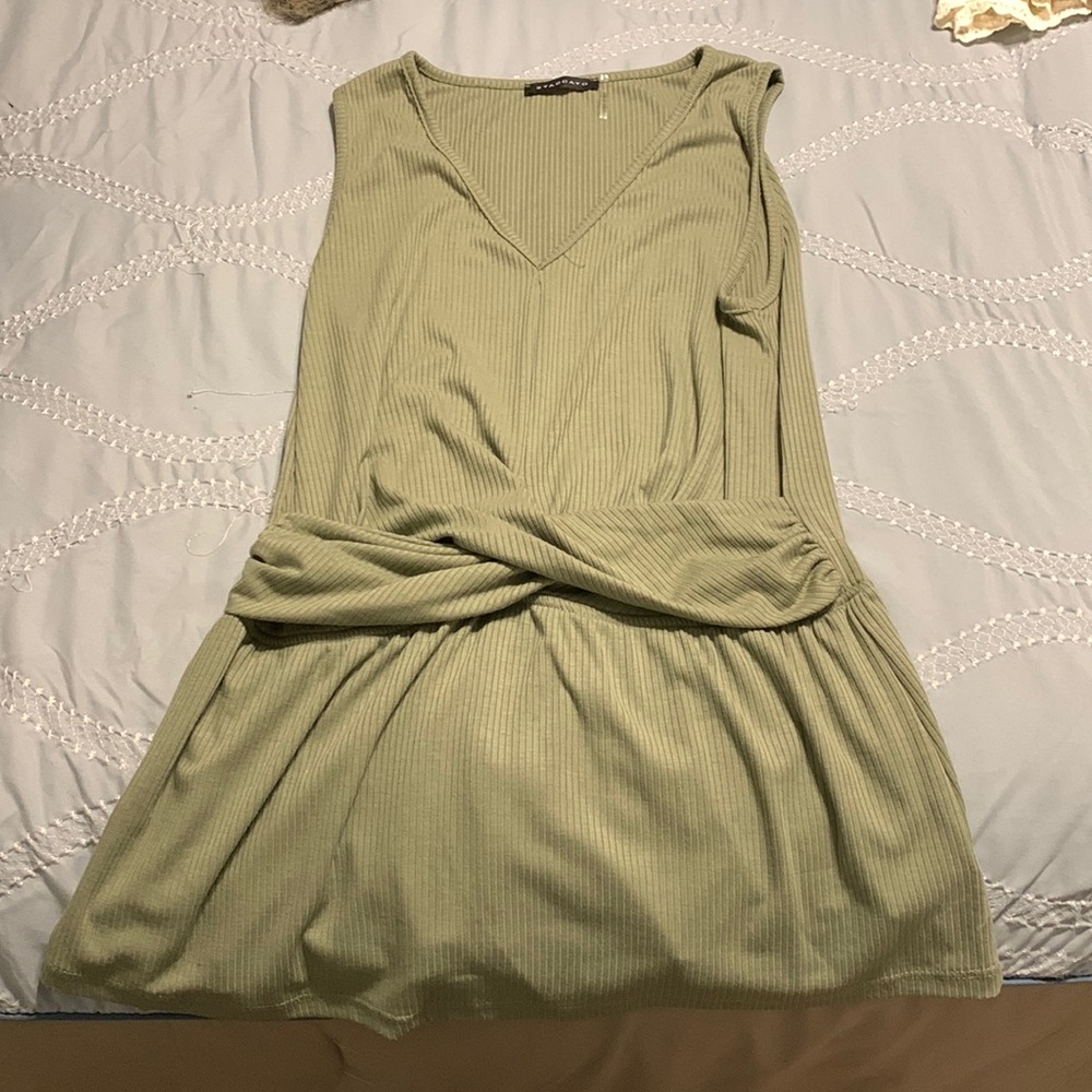 Staccato olive top